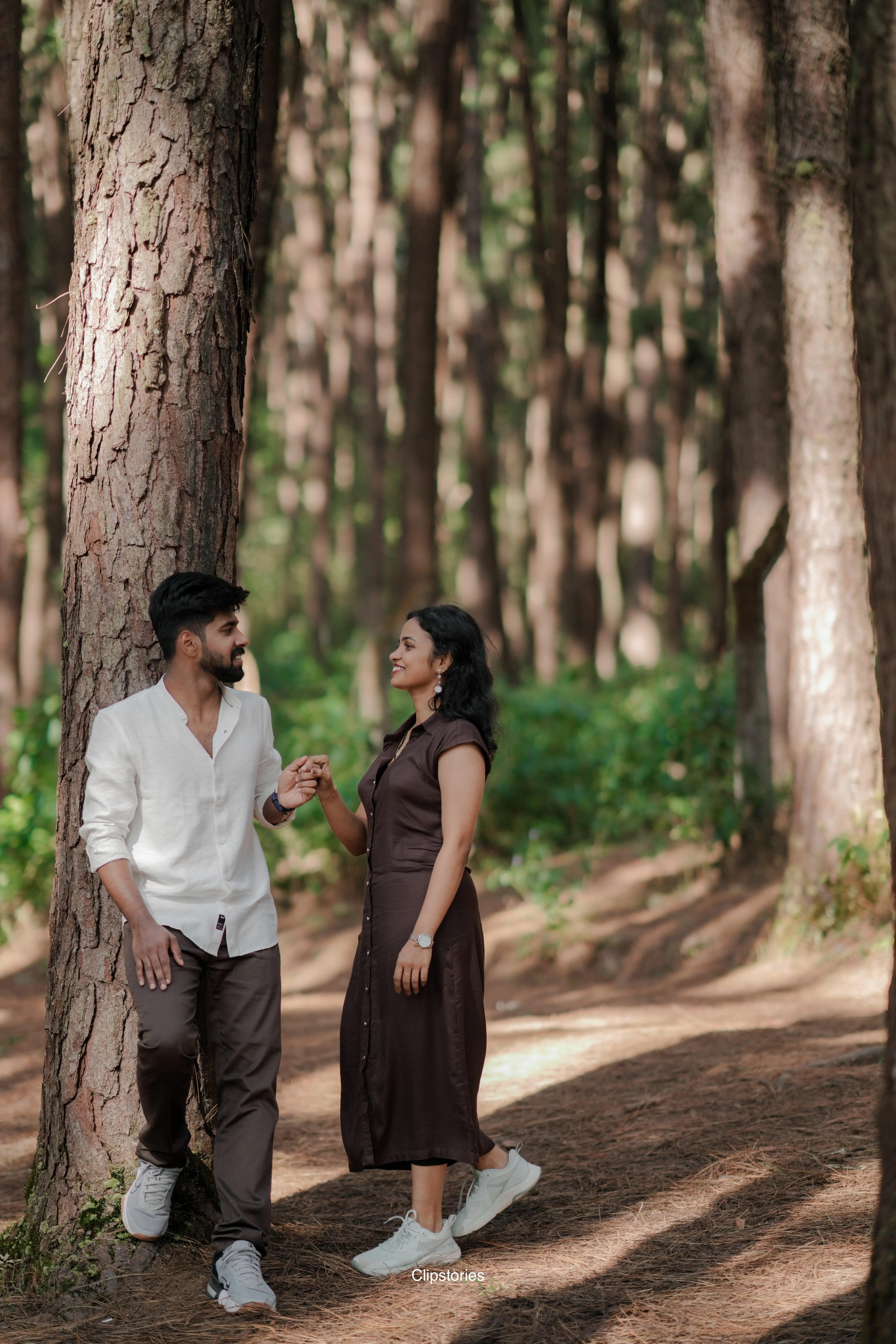 Robin Weds Akhsaya Gallery | Storigrid.in
