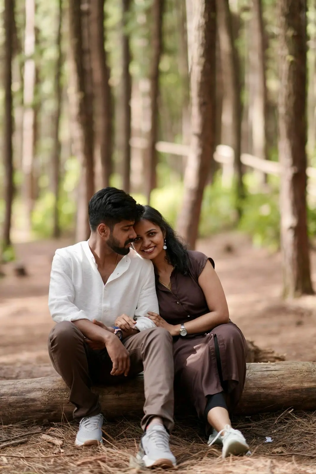Robin Weds Akhsaya Gallery | Storigrid.in
